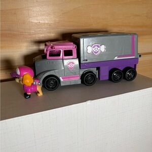 Paw Patrol Skye Big Pup Truck. No jet. Figure has scratched.